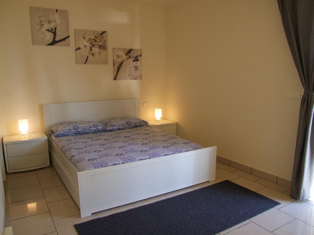 Appartement Au Chateau Vallaya 멍똥 외부 사진