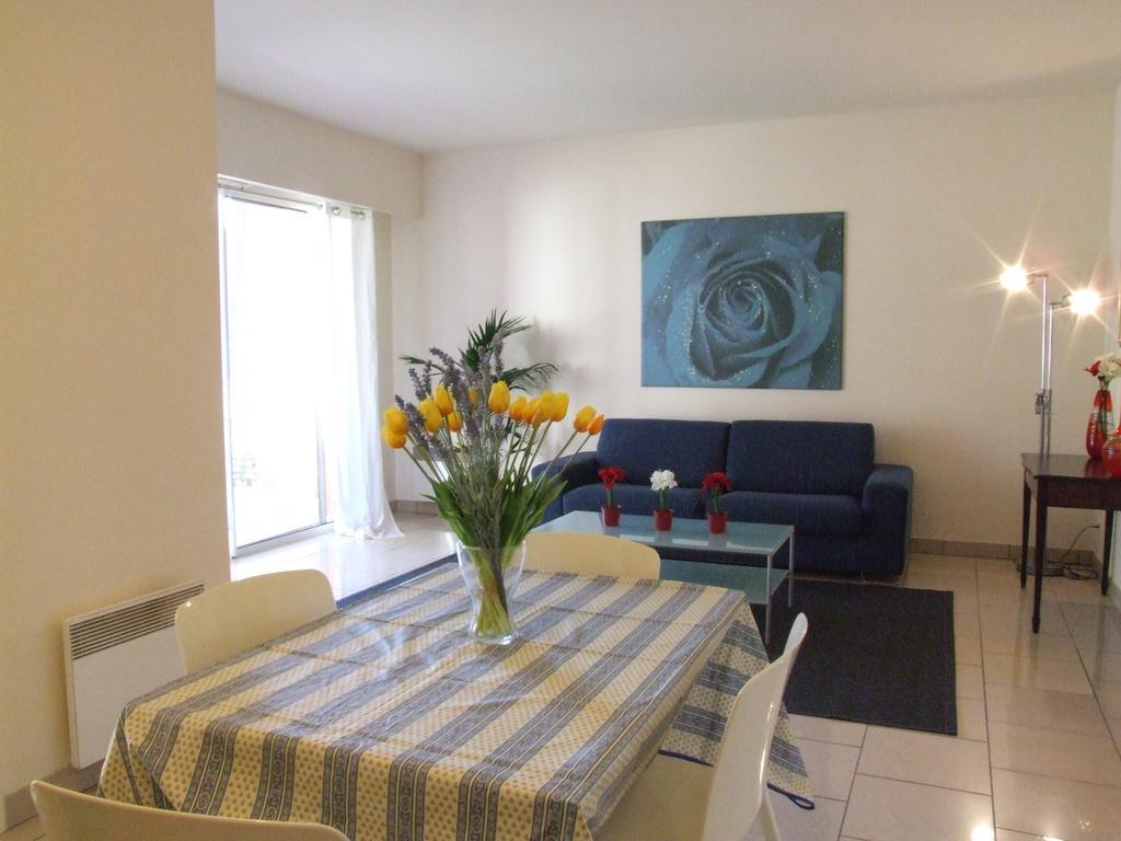 Appartement Au Chateau Vallaya 멍똥 외부 사진