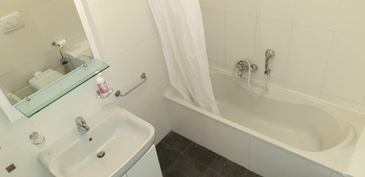 Appartement Au Chateau Vallaya 멍똥 외부 사진